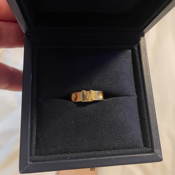 LOUIS VUITTON Berg Empreinte LV Ring 18k solid Yellow Gold sz 52 - Picture 7 of 14